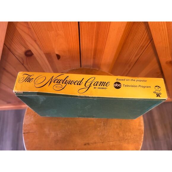 VINTAGE 1969 HASBRO THE NEWLYWED GAME 3RD EDITION (5615) - Picture 4 of 10